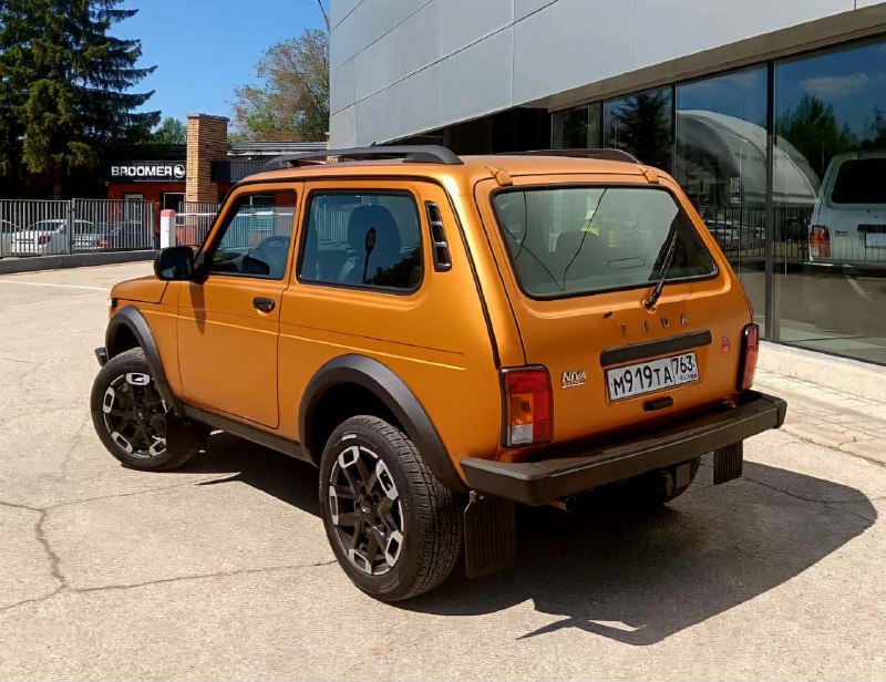 Обновленная LADA Niva Sport получила усиленную подвеску и новый цвет