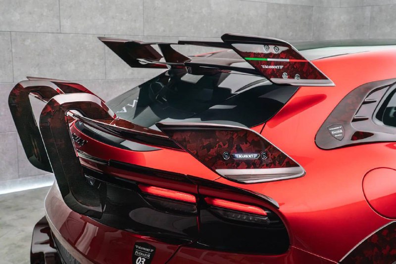 Мансори усовершенствовали Ferrari Purosangue в патриотическом стиле