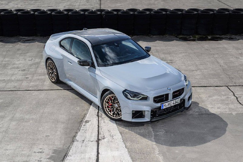 Официальная презентация нового BMW M2 CS 2025: последние заднеприводные «эмоции» с мощным двигателем