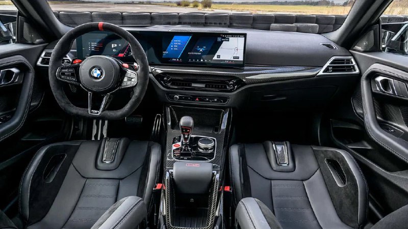 BMW M2 CS: Самый быстрый модель в истории с разгонкой до 302 км/ч