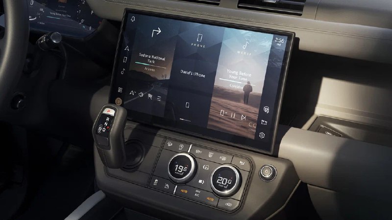 Обновленный Land Rover Defender получил новый дизайн и внедорожные технологии