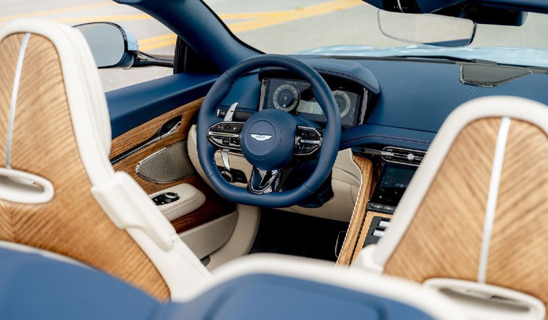 Эксклюзивный кабриолет Aston Martin DB12 Volante Palm Beach Edition