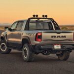 Объявление о предстоящей премьере новых моделей Ram с двигателями V8