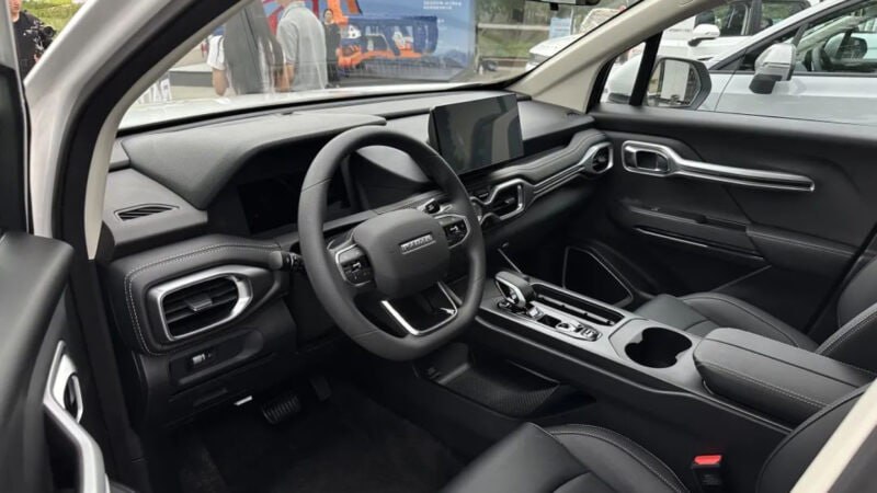 Geely представила новый гибридный пикап King Kong EM-P с дальностью более 1000 км