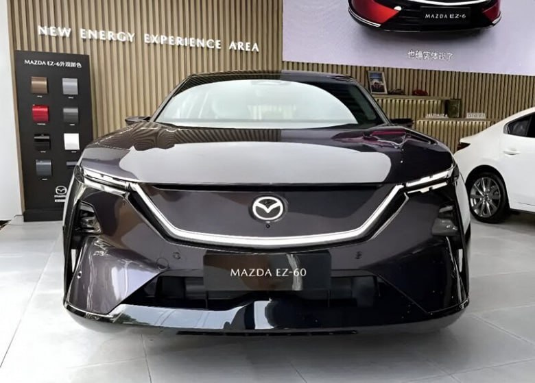 Встречайте инновационный Mazda EZ-60 с меняющим оттенок кузовом и передовыми технологиями