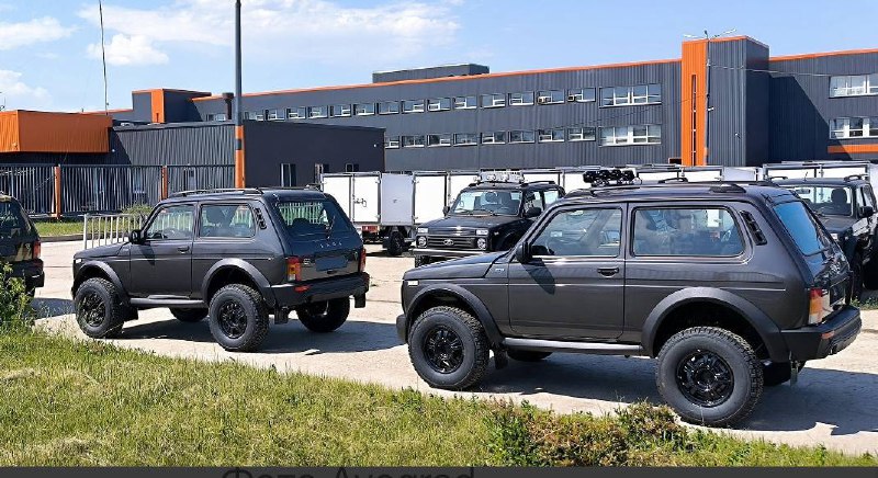 Обновления производства и новые окраски автомобилей Lada Niva