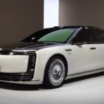 Китайские бренды JAC и Huawei представили люксовый седан Maextro S800, конкурирующий с Mercedes-Maybach