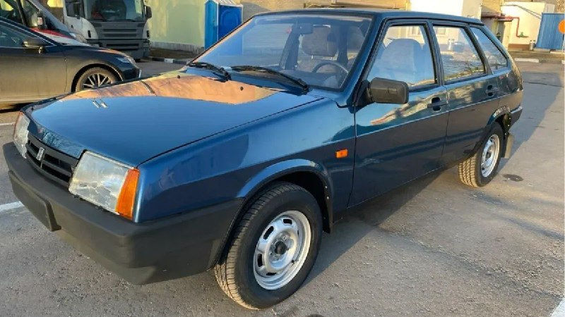 Редкая ВАЗ-2109 2004 года с пробегом всего 850 км выставлена на продажу