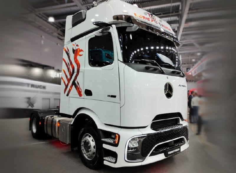 В Россию привезли новый Mercedes-Benz Actros L с удорожанием и расширенными возможностями
