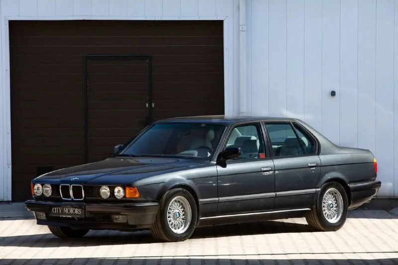 Продажа практически новой BMW 7-й серии E32 1991 года в России