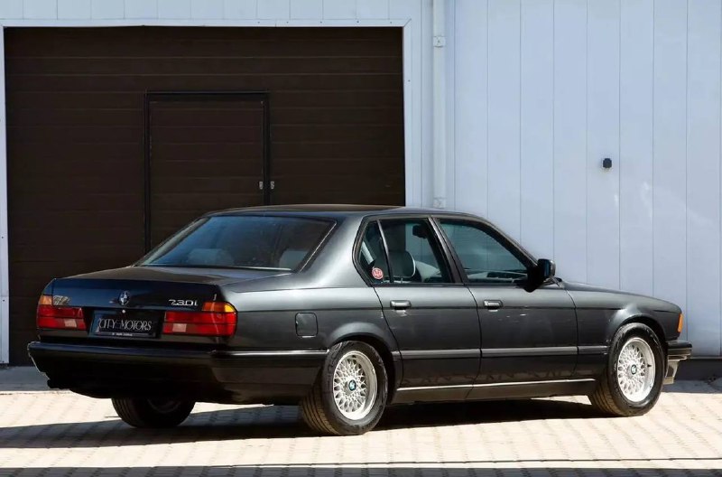 Продажа практически новой BMW 7-й серии E32 1991 года в России