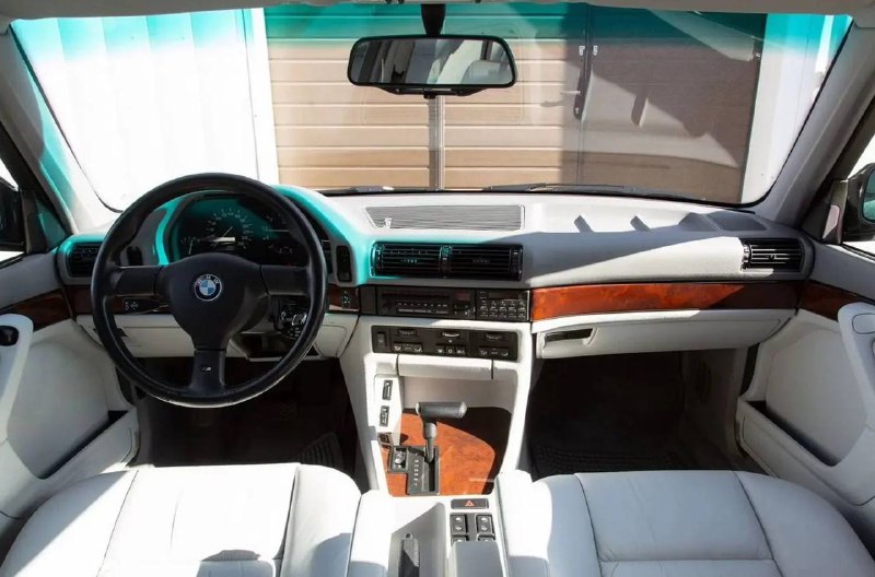 Продажа практически новой BMW 7-й серии E32 1991 года в России