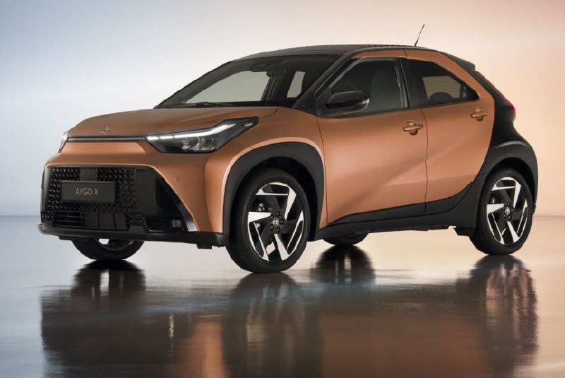 Обновленная Toyota Aygo X: новые версии гибрид и спорт-класс