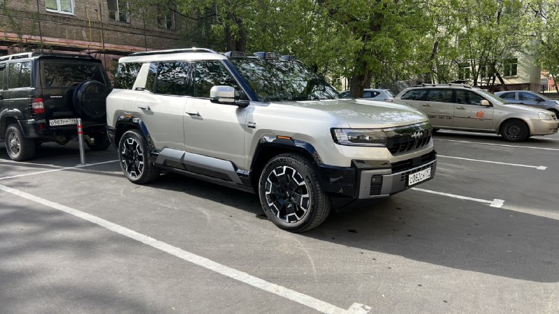 Новый гибридный SUV Fangchengbao Leopard 8: инновации от BYD в Москве