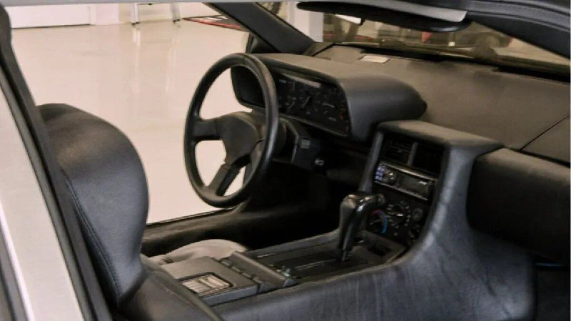 В России выставлен на продажу культовый DeLorean из «Назад в будущее» за рекордную сумму