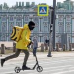 Ожидаемый рост цен на услуги такси и доставки в Санкт-Петербурге после новых ограничений для иностранцев