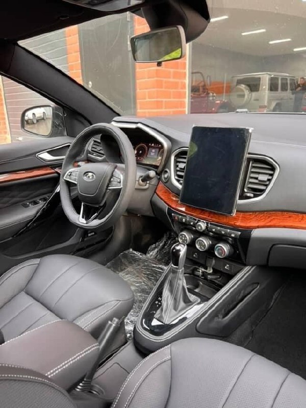 Самарское автоателье разработало уникальный дизайн интерьера новой LADA Aura