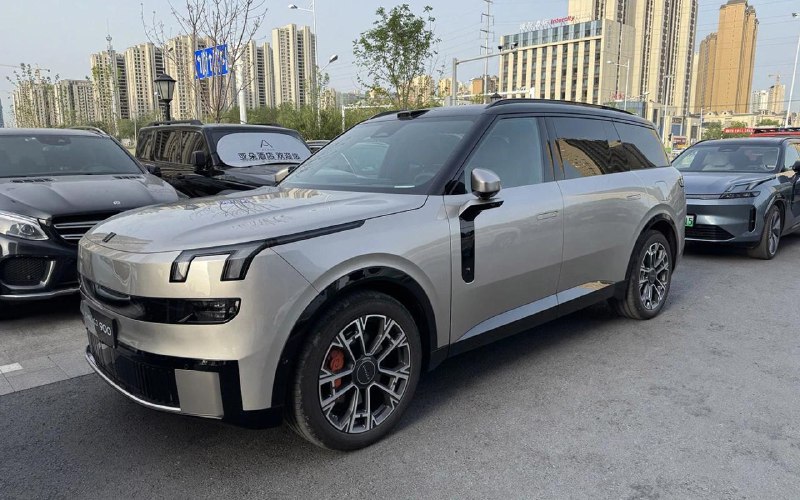 В России появится новый кроссовер Lynk & Co 900 с гарантией и локальной поддержкой