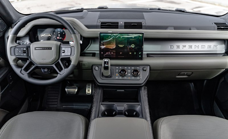 Эксклюзивный Land Rover Defender OCTA выставлен на продажу в Москве за более чем 33 миллиона рублей
