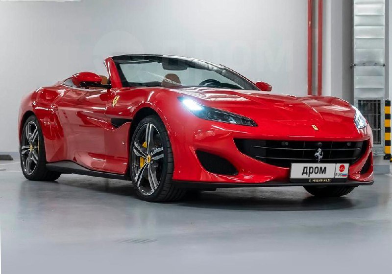 В Санкт-Петербурге произошла авария с участием ГАЗели и Ferrari Portofino