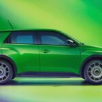 Обновления в линейке электромобилей Renault 5 E-Tech: новая базовая версия Five