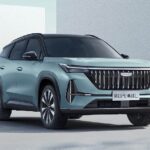 Бум популярности нового Geely Atlas в Китае: каждую минуту покупается автомобиль