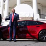 Трамп планирует распродать приобретённый электромобиль из-за политического конфликта с Илоном Маском