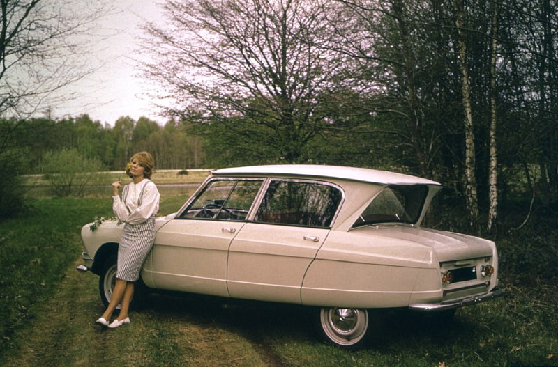 История и особенности Citroen Ami 6 — один из самых необычных автомобилей XX века