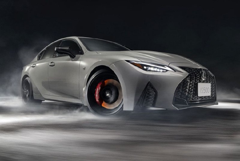 Lexus представляет лимитированный седан IS 500 Climax Edition в Японии