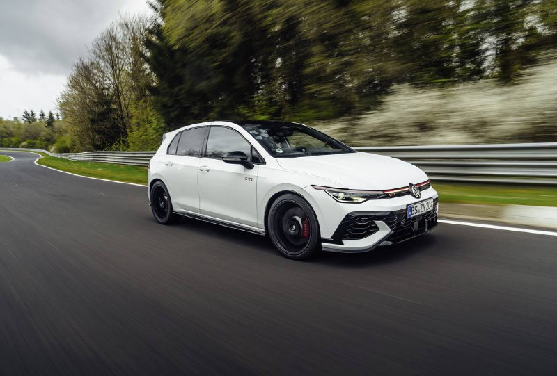 Golf GTI Edition 50 установил рекорд скорости на Нюрбургринге Golf GTI Edition 50 установил рекорд скорости на Нюрбургринге