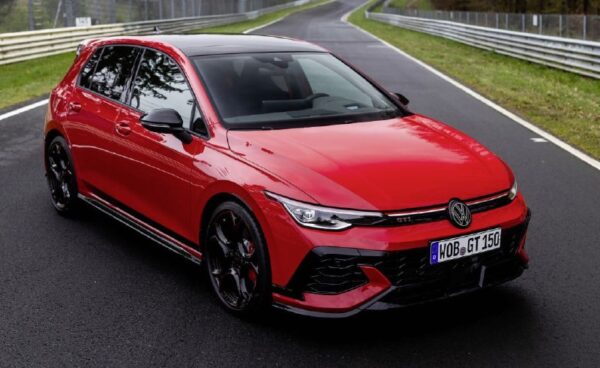 Volkswagen презентовал ограниченную серию мощного и скоростного Golf GTI Edition 50