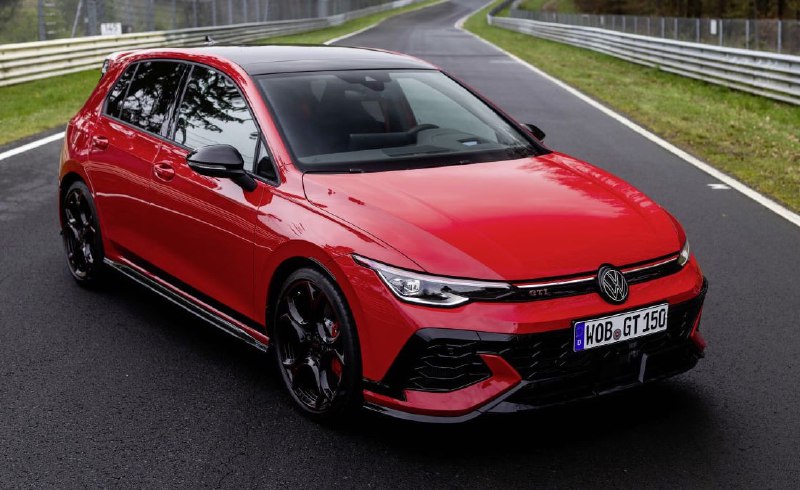 Volkswagen презентовал ограниченную серию мощного и скоростного Golf GTI Edition 50 Volkswagen презентовал ограниченную серию мощного и скоростного Golf GTI Edition 50