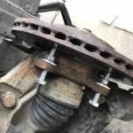 Эффективный способ извлечения застрявшего тормозного диска без повреждений