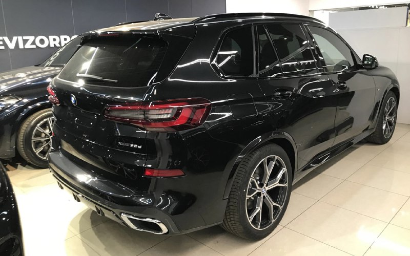 В Калининграде выпущены ограниченные партии BMW X5 и X6 2025 года из запасных частей