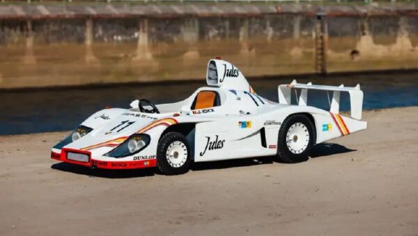 В США выставят на аукцион миниатюрную копию легендарной Porsche 936 1981 года