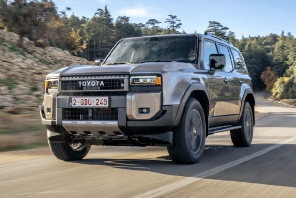 Новые версии Toyota Land Cruiser для европейского рынка: фургон и гибрид с дизельным движком
