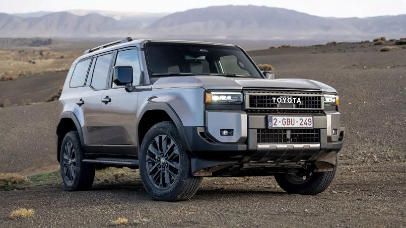 В Европе представили коммерческий Land Cruiser и новый гибридный движок