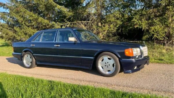 Редкий Mercedes-Benz W126 с уникальными модификациями выставлен на продажу