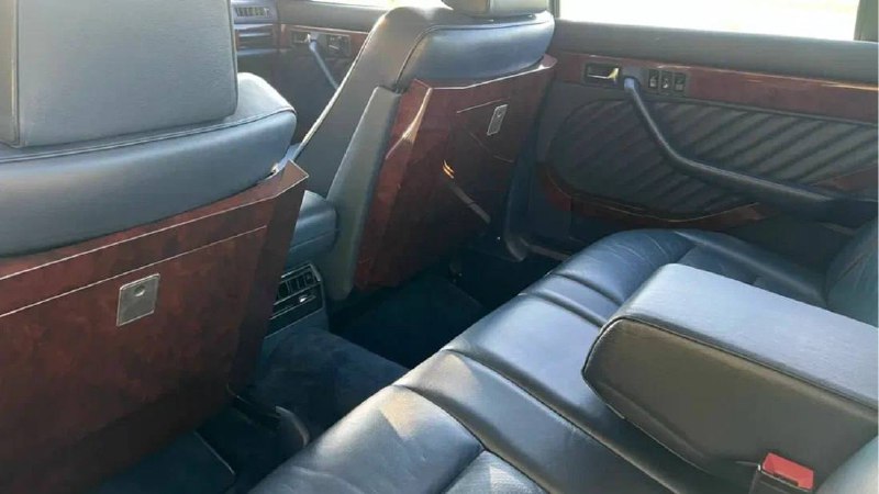 Редкий Mercedes-Benz W126 с уникальными модификациями выставлен на продажу
