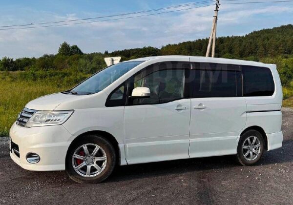Обзор опыта эксплуатации Nissan Serena 2007: преимущества и недостатки