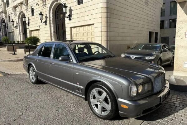 Редкий Bentley Arnage T-24 с историей победы в Ле-Мане продается в Москве