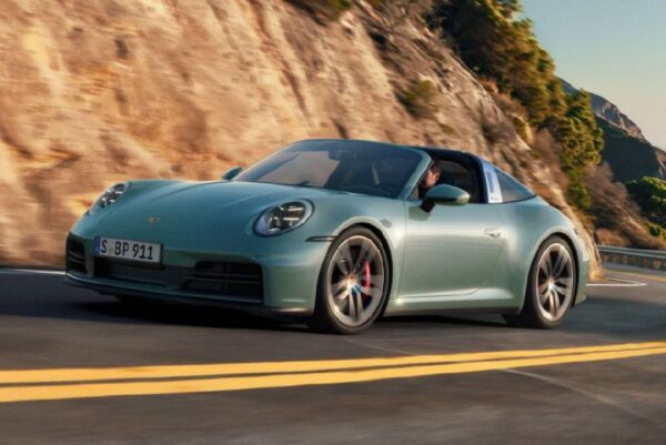 Обновленный Porsche 911 Carrera 4S возвращается в линейку