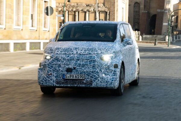 Mercedes-Benz представляет новые электрические модели семейства V-класса