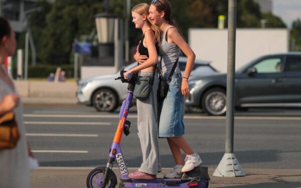 Отношение к самокатчикам и велосипедистам на дорогах