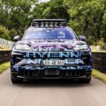 Новый электрический Porsche Cayenne представлен в камуфляже