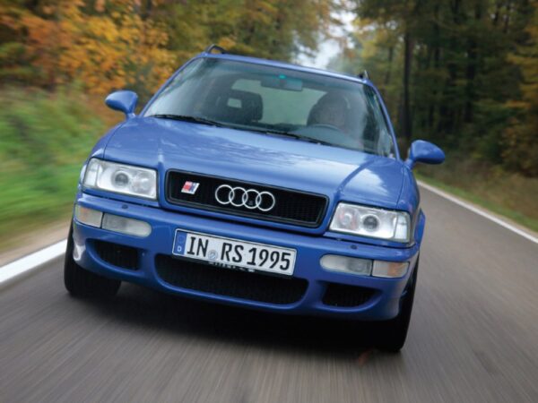 История первого заряженного универсала Audi RS2