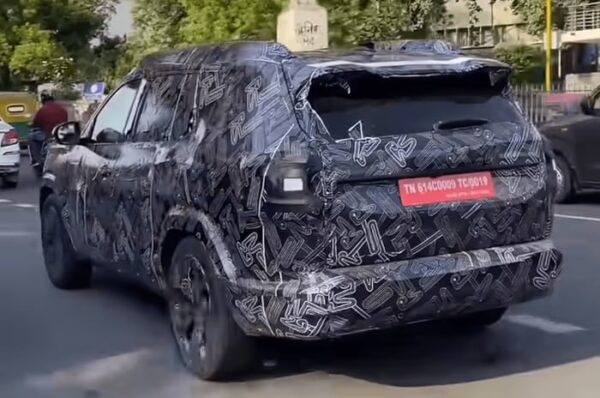 Renault готовит трехрядный кроссовер на базе Duster под названием Boreal