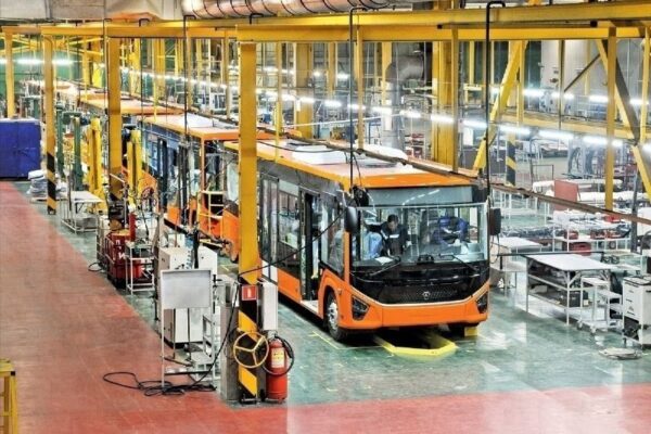 Снижение продаж новых автобусов в России за первую половину 2025 года