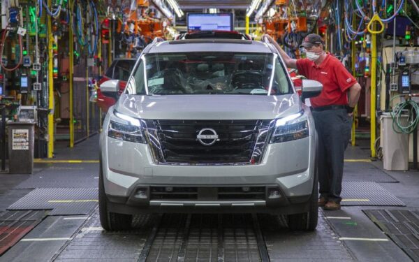 Nissan временно приостанавливает производство нескольких моделей в США из-за торговых пошлин