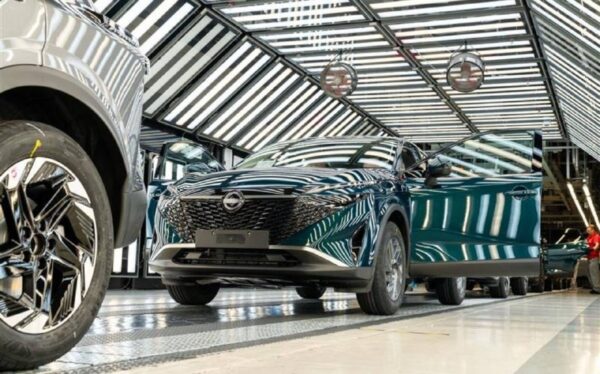 Запуск производства обновленного кроссовера Nissan Qashqai с гибридной системой e-Power